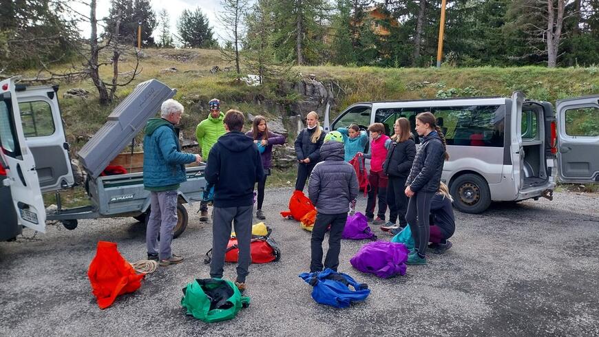 le goupe se prépare le goupe se prépare